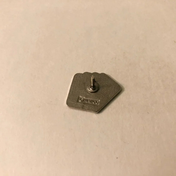 Vintage Mafco Aces Lapel  Pin Enamel Poker Cards Gambling - Picture 5 of 9